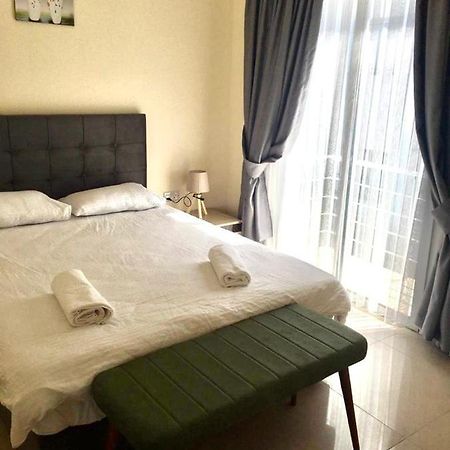 Luxury Two-Bedroom Apartment In Amazing Place Lukomorye C4 Karavas  Bagian luar foto