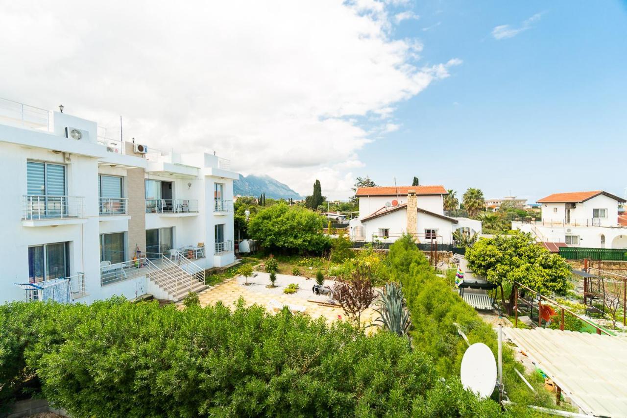 Luxury Two-Bedroom Apartment In Amazing Place Lukomorye C4 Karavas  Bagian luar foto